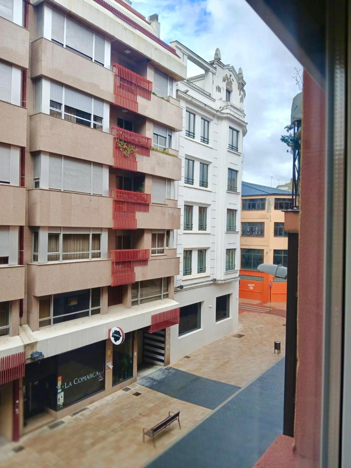 Segundo Antolin Yellow Door Ponferrada Esterno foto